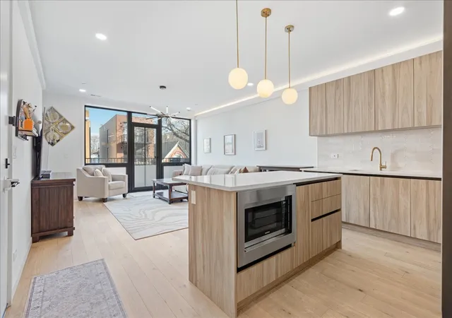 2nd image of 2611 W Haddon Ave #2, Chicago, IL 60622 | MLS# 12697909