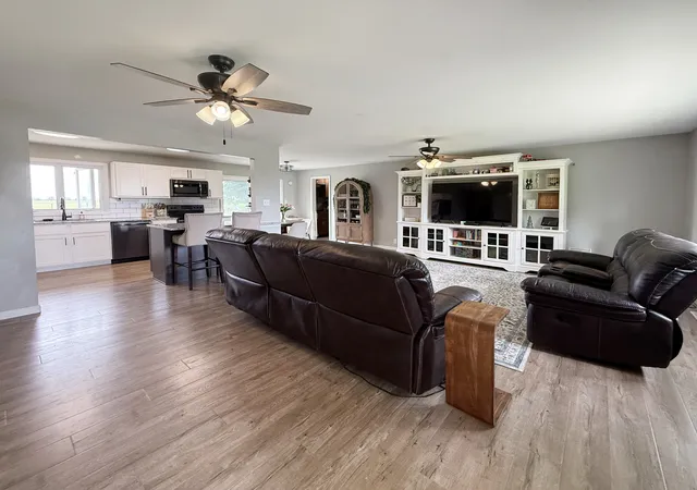 Homes for sale in Champaign, IL | 3201 Meridian Dr, Champaign, IL 61822 | MLS# 12697927