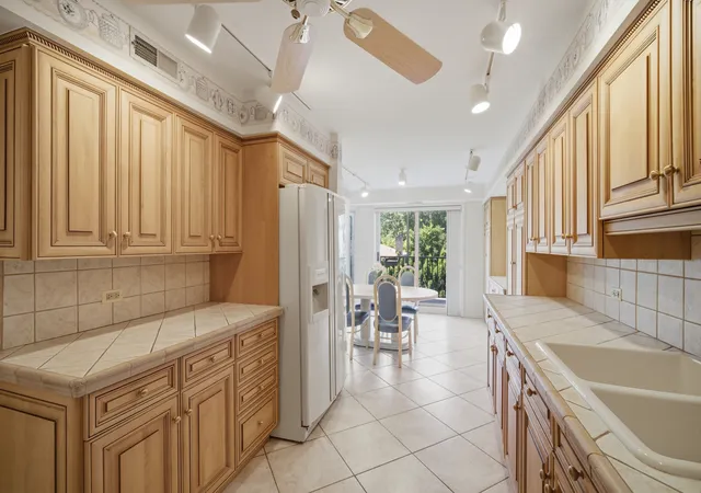 Homes for sale in Highland Park, IL | 1534 Mcdaniels Ave #3E, Highland Park, IL 60035 | MLS# 12697929