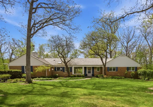 1st image of 880 Hiawatha Ln, Riverwoods, IL 60015 | MLS# 12697950