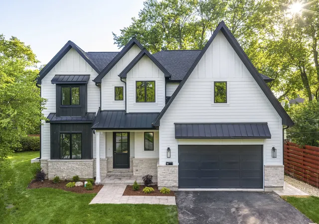 Homes for sale in Glenview, IL | 440 Briarhill Rd, Glenview, IL 60025 | MLS# 12697958