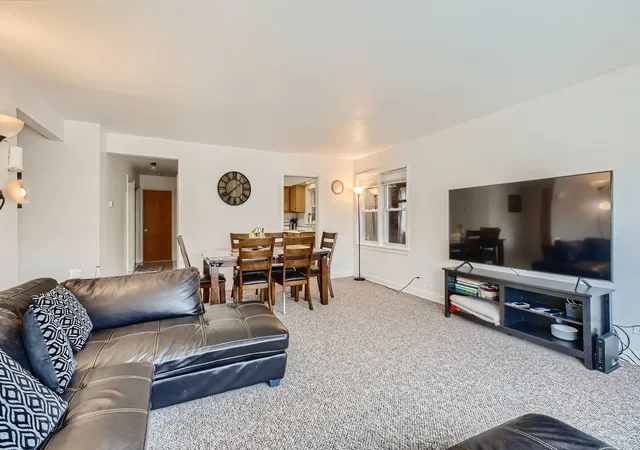 Listing Photo 4 - Condo for sale in building located at 9043 Skokie Blvd, Skokie, IL 60077