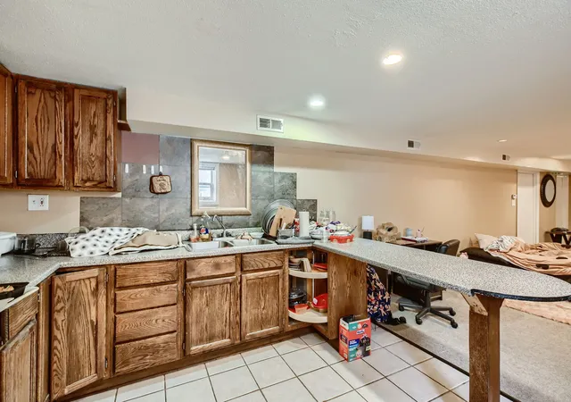 Listing Photo 5 - Condo for sale in building located at 9043 Skokie Blvd, Skokie, IL 60077