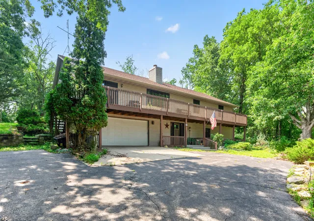 Photo 1 of Single family home for sale at 337 N Wild Cherry Dr, Dixon, IL 61021 | MLS# 12697968 | Listing updated on 2026-07-29