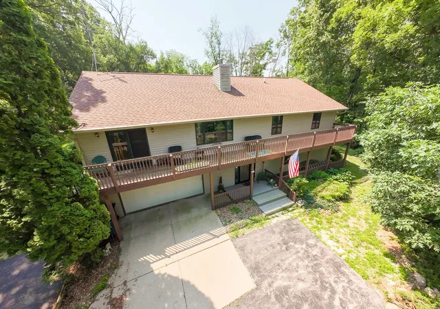 2nd image of 337 N Wild Cherry Dr, Dixon, IL 61021 | MLS# 12697968