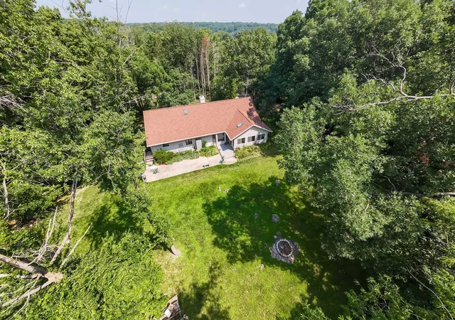 3rd image of 337 N Wild Cherry Dr, Dixon, IL 61021 | MLS# 12697968