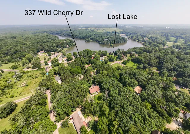 4th image of 337 N Wild Cherry Dr, Dixon, IL 61021 | MLS# 12697968