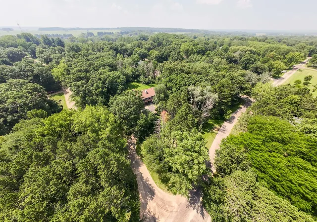 5th image of 337 N Wild Cherry Dr, Dixon, IL 61021 | MLS# 12697968