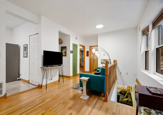 3rd image of 4910 N Spaulding Ave, Chicago, IL 60625