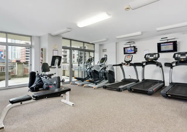 Homes for sale in Chicago, IL | 600 N Dearborn Street, Chicago, IL 60610 | Houzeo