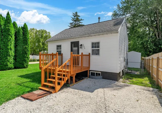 Homes for sale in Moline, IL | 3224 40th St, Moline, IL 61265 | MLS# 12697994