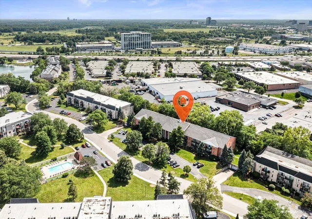4th image of 5101 Carriageway Dr, Rolling Meadows, IL 60008