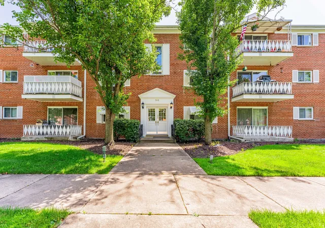 Condo for sale at 705 N Western Ave #1C, Park Ridge, IL 60068 | MLS# 12698038