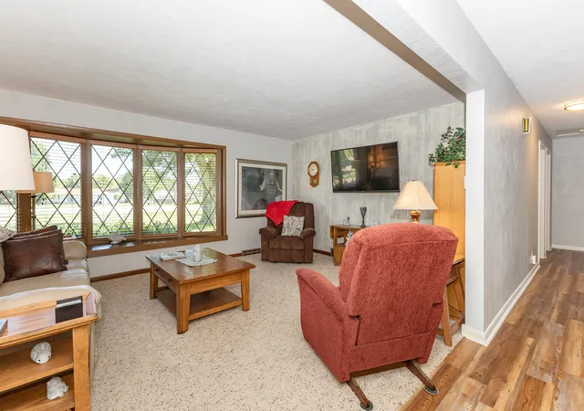Homes for sale in East Moline, IL | 17028 Hubbard Rd, East Moline, IL 61244 | MLS# 12698044