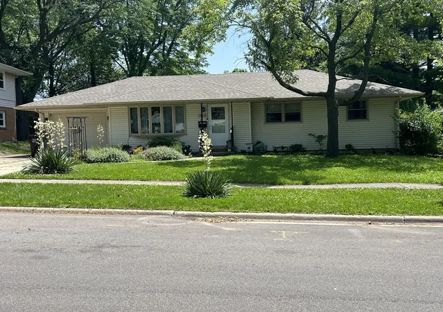 Homes for sale in Rockford, IL | 3931 Seward Ave, Rockford, IL 61108 | MLS# 12698061