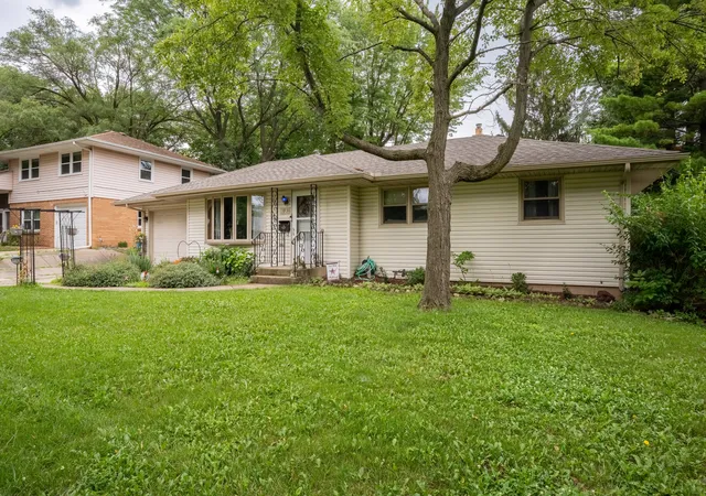 Homes for sale in Rockford, IL | 3931 Seward Ave, Rockford, IL 61108 | MLS# 12698061
