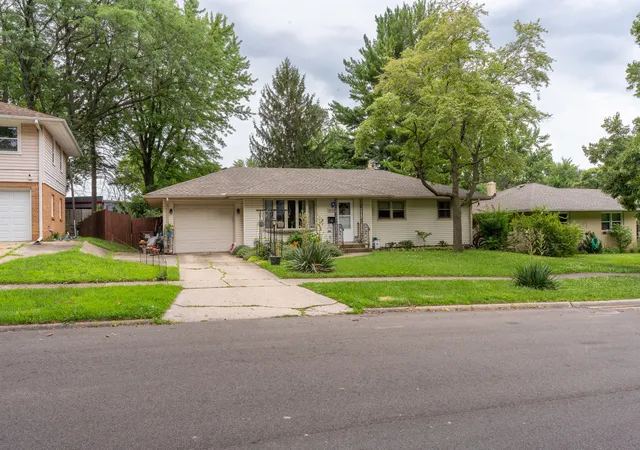 Homes for sale in Rockford, IL | 3931 Seward Ave, Rockford, IL 61108 | MLS# 12698061