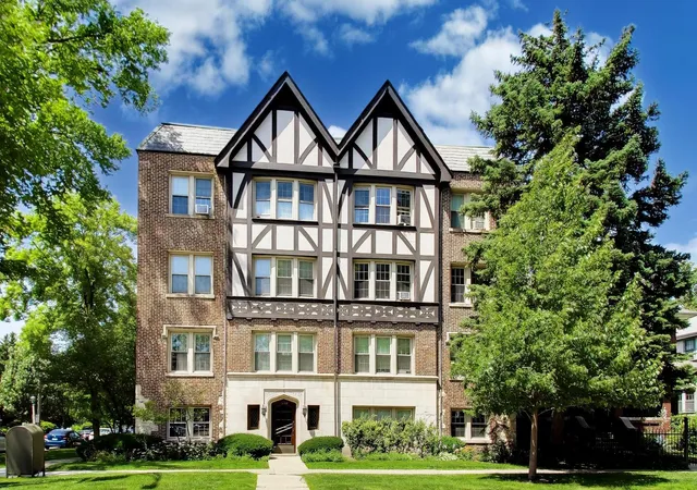 Homes for sale in Oak Park, IL | 530 Washington Blvd #3W, Oak Park, IL 60302 | MLS# 12698080