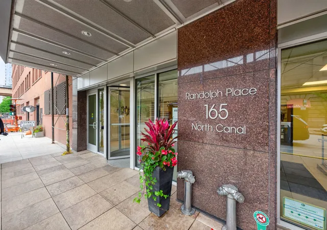 Homes for sale in Chicago, IL | 165 N Canal St #1419, Chicago, IL 60606 | MLS# 12698090