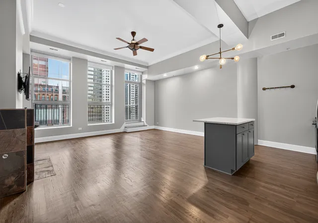 Homes for sale in Chicago, IL | 165 N Canal St #1419, Chicago, IL 60606 | MLS# 12698090