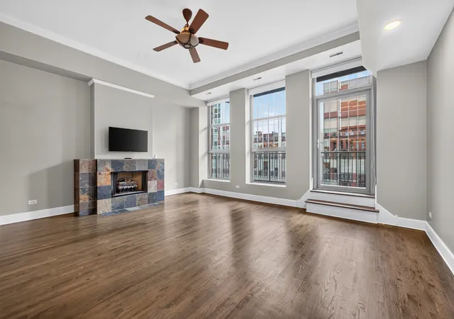 Homes for sale in Chicago, IL | 165 N Canal St #1419, Chicago, IL 60606 | MLS# 12698090