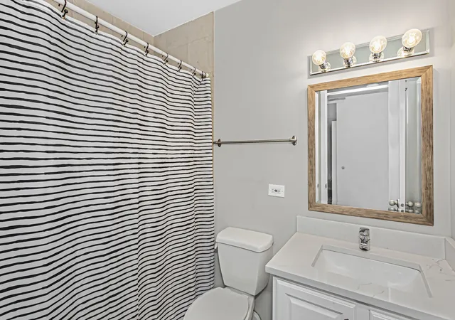Homes for sale in Chicago, IL | 1600 W Adams St #202, Chicago, IL 60612 | MLS# 12698096