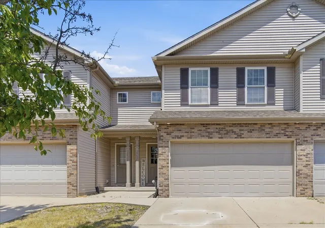 Homes for sale in Bloomington, IL | 2531 Fox Trot Trl, Bloomington, IL 61705 | MLS# 12698098