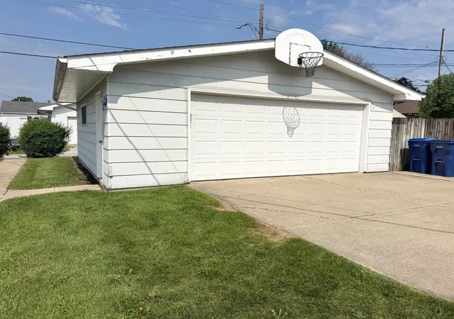 21st image of 1511 St Vincents Ave, Lasalle, IL 61301 | MLS# 12698100