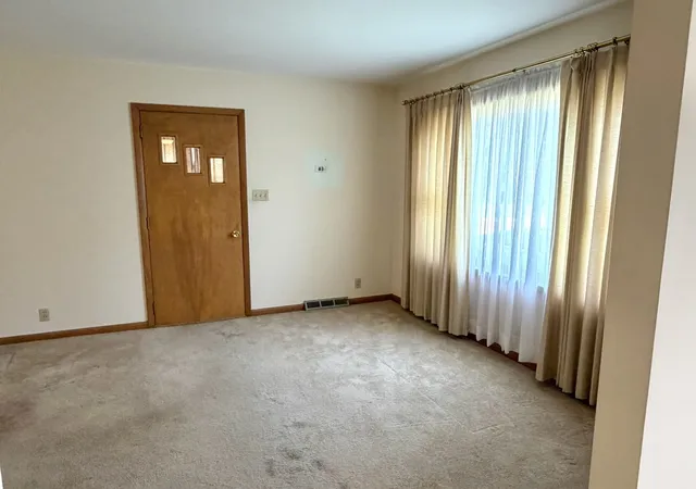 3rd image of 1511 St Vincents Ave, Lasalle, IL 61301 | MLS# 12698100