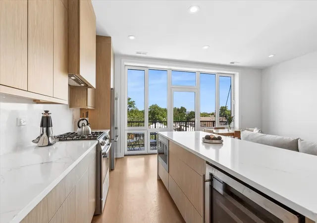 Homes for sale in Chicago, IL | 4939 N Damen Ave #404, Chicago, IL 60625 | MLS# 12698124