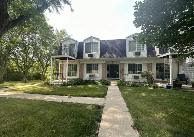 Homes for sale in Freeport, IL | 714 Kiwanis Dr #1, Freeport, IL 61032 | MLS# 12698125