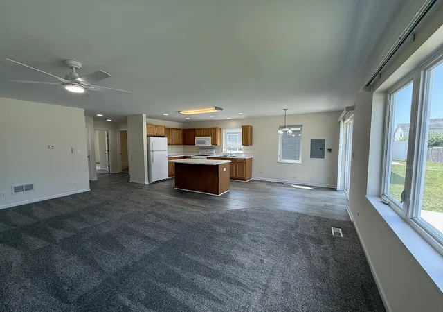 4th image of 924 Bergera St W, Braidwood, IL 60408 | MLS# 12698127