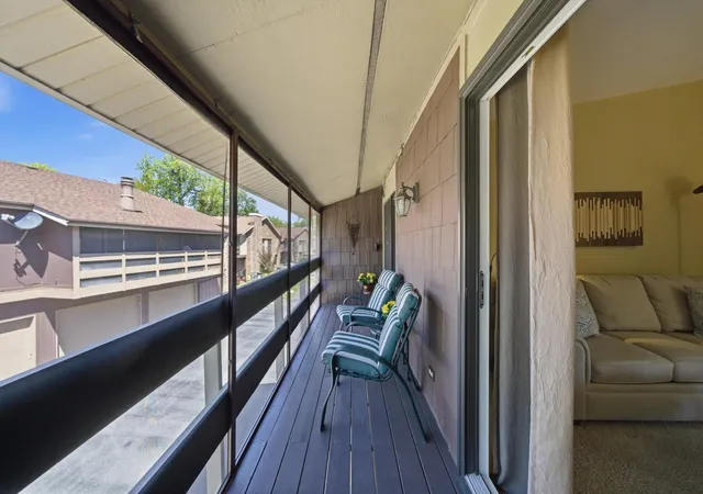 Homes for sale in Palos Hills, IL | 1 W Stonebridge Ct, Palos Hills, IL 60465