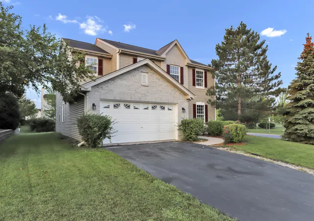 Homes for sale in Round Lake, IL | 1995 W Meadowview Dr, Round Lake, IL 60073 | MLS# 12698157