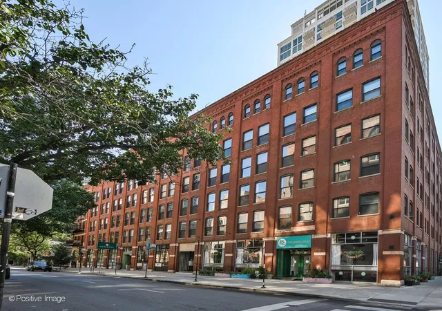Homes for sale in Chicago, IL | 225 W Huron St #403, Chicago, IL 60654 | MLS# 12698180