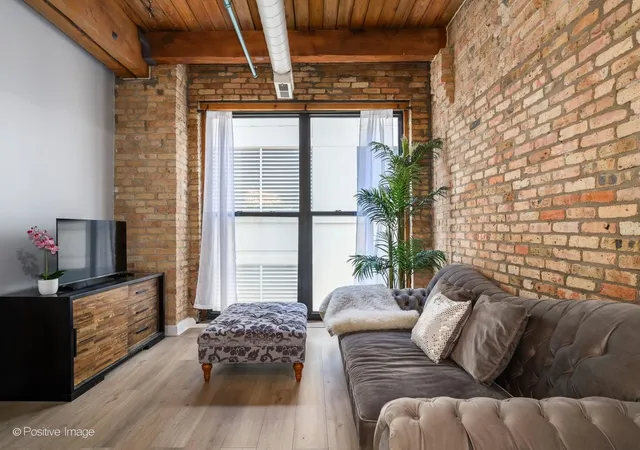 Homes for sale in Chicago, IL | 225 W Huron St #403, Chicago, IL 60654 | MLS# 12698180