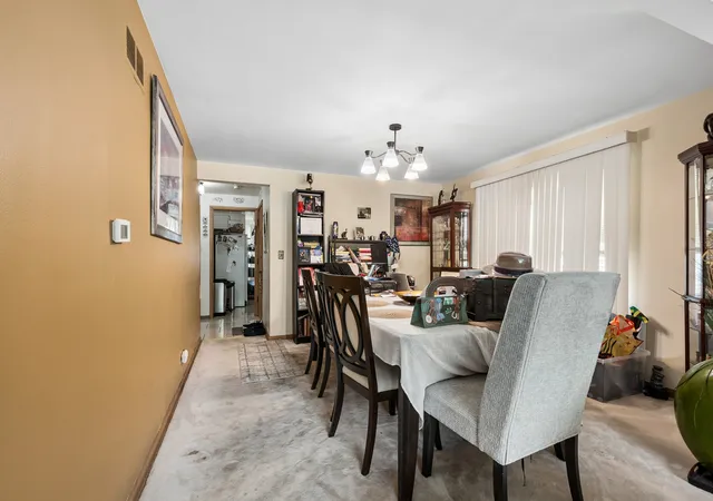 Listing Photo 5 - Condo for sale in building located at 9206 Bennett Ave, Evanston, IL 60203