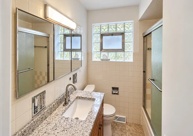 Photo 4 of Single family home for sale at 7226 W 60th Place, Summit, IL 60501 | MLS# 12698195 | Listing updated on 2026-10-03