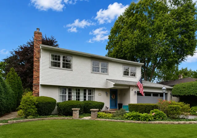 image of 104 N Northampton Dr, Geneva, IL 60134 | MLS# 12698206