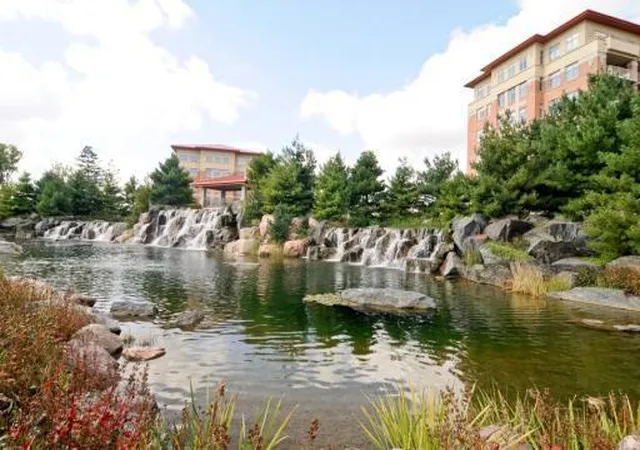 5th image of 100 Prairie Park Dr, Wheeling, IL 60090