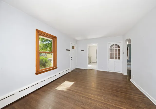 Photo 2 of Sale Pending at 512 S Calumet Ave, Aurora, IL 60506 | MLS# 12698234 | Listing updated on 2026-09-12