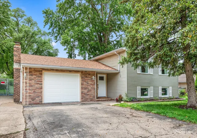 Homes for sale in Bolingbrook, IL | 337 E Briarcliff Rd, Bolingbrook, IL 60440 | MLS# 12698242