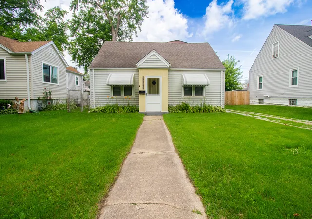 image of 18342 Wildwood Ave, Lansing, IL 60438 | MLS# 12698245