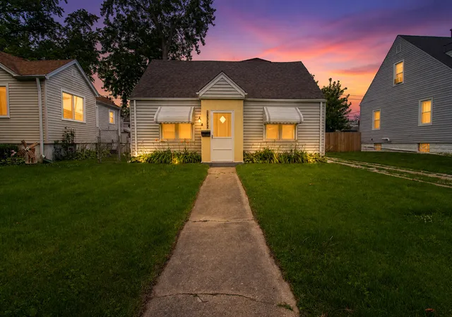 Photo 2 of Single family home for sale at 18342 Wildwood Ave, Lansing, IL 60438 | MLS# 12698245 | Listing updated on 2026-09-18