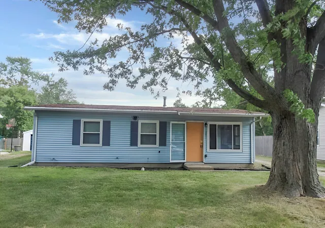 Homes for sale in Champaign, IL | 2011 Parkdale Dr, Champaign, IL 61821 | MLS# 12698268