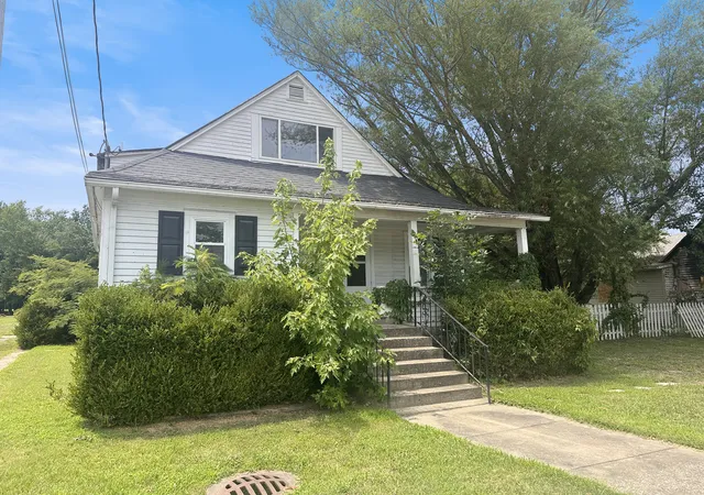 1st image of 1415 N Park Ave, Herrin, IL 62948 | MLS# 12698277
