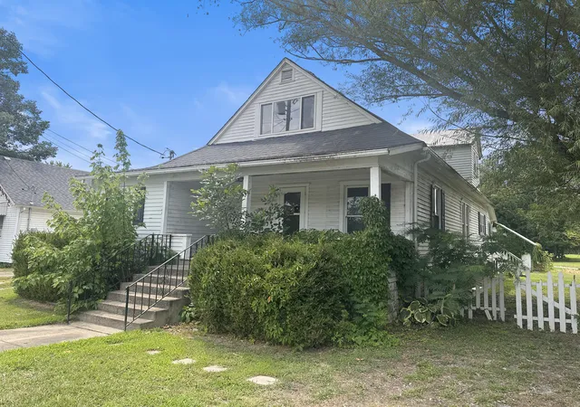 3rd image of 1415 N Park Ave, Herrin, IL 62948 | MLS# 12698277