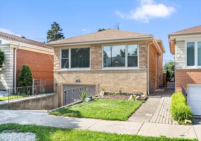 3rd image of 6320 W Lawrence Ave, Chicago, IL 60630 | MLS# 12698293