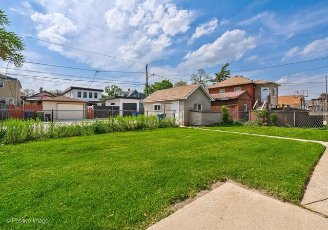 36th image of 827 Thomas Ave, Forest Park, IL 60130 | MLS# 12698298