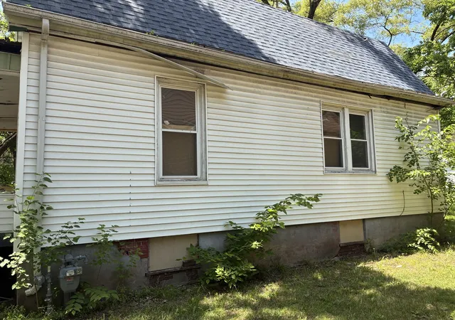 Homes for sale in Peoria, IL | 1025 W Butler St, Peoria, IL 61605 | MLS# 12698300
